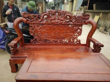 Bàn ghế gỗ| Rồng chầu mặt nguyệt cột 12 cm gỗ hương vân